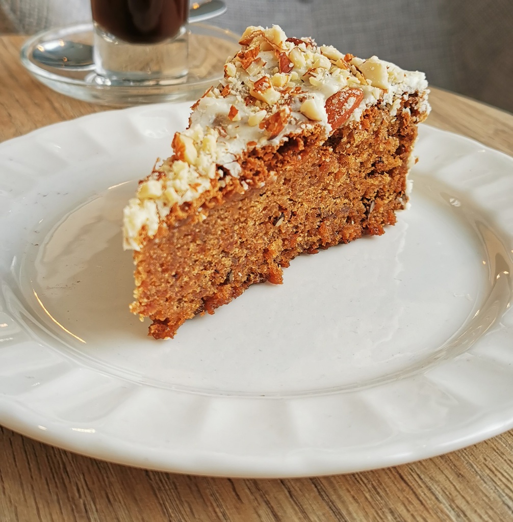 Carrot Cake Violet